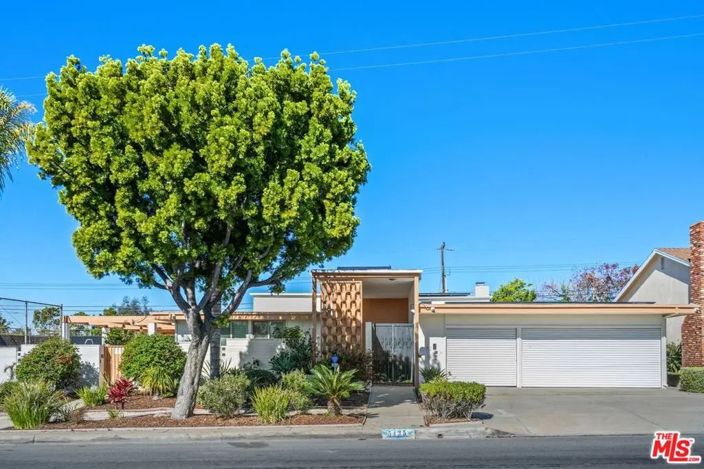 Single Family Residence for sale at 5435 W 64th Street, Los Angeles, CA featuring 6 beds and 4 baths