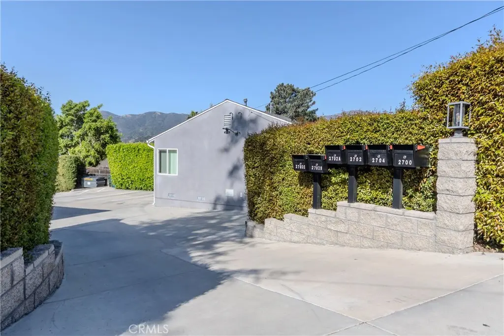 2700 Prospect Avenue, La Crescenta, CA — listing photo 1
