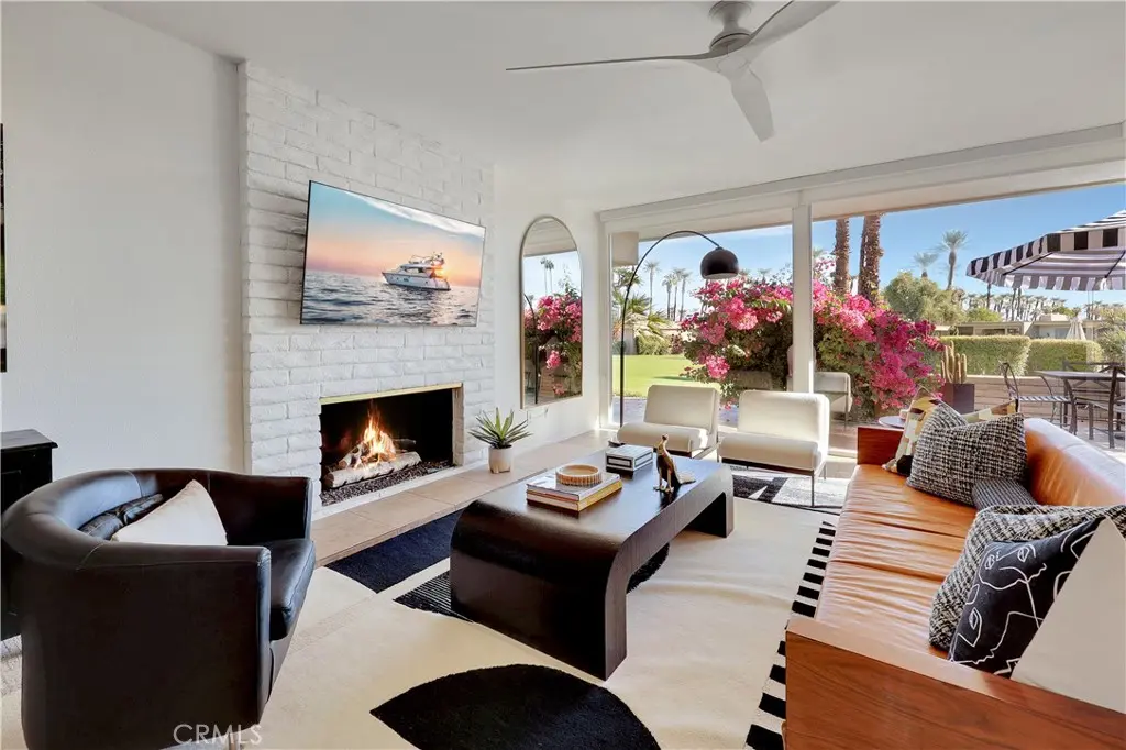 Residential Lease for rent at 75543 Calle Del Norte, Indian Wells, Riverside County, CA featuring 3 beds and 2 baths