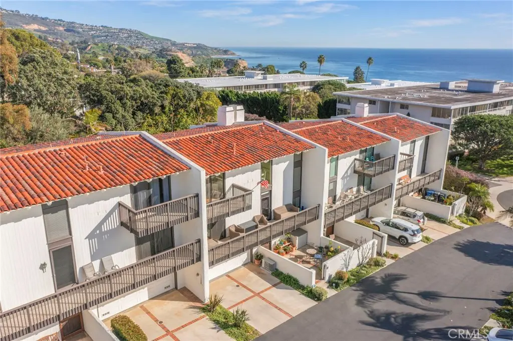Single Family Residence for sale at 32548 Coastsite, Rancho Palos Verdes, CA featuring 3 beds and 4 baths