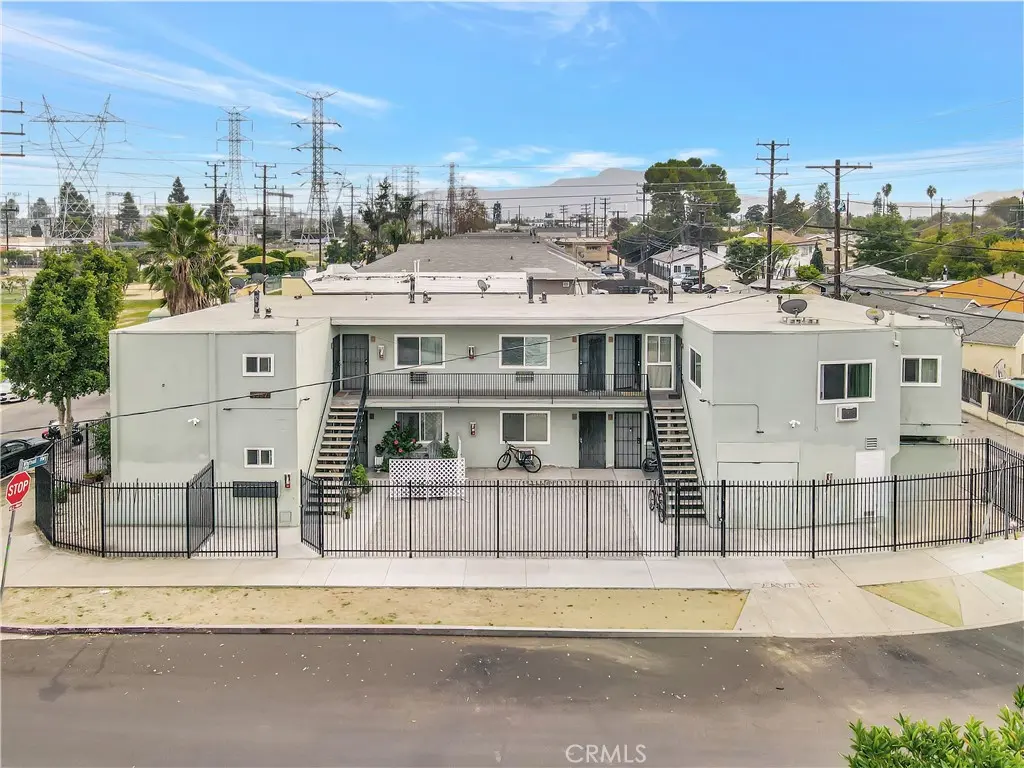 5887 Whitnall, North Hollywood, CA — listing photo 1