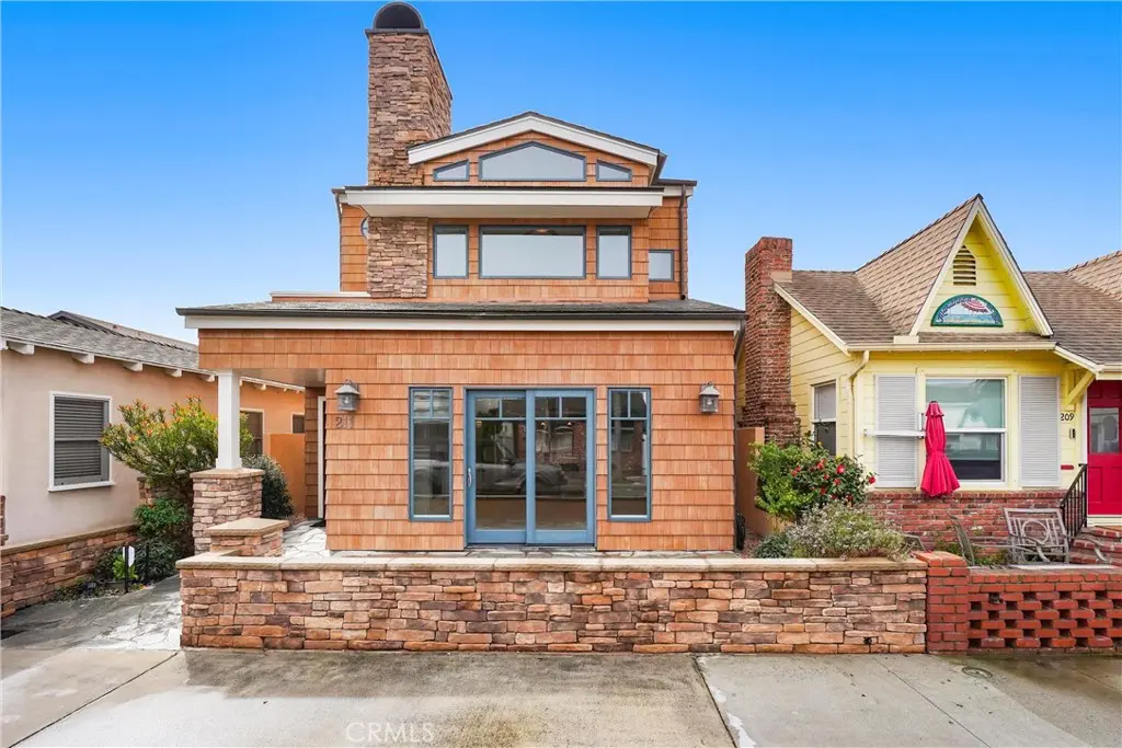 Single Family Residence for sale at 211 E Bay, Newport Beach, Orange County, CA featuring 3 beds and 4 baths