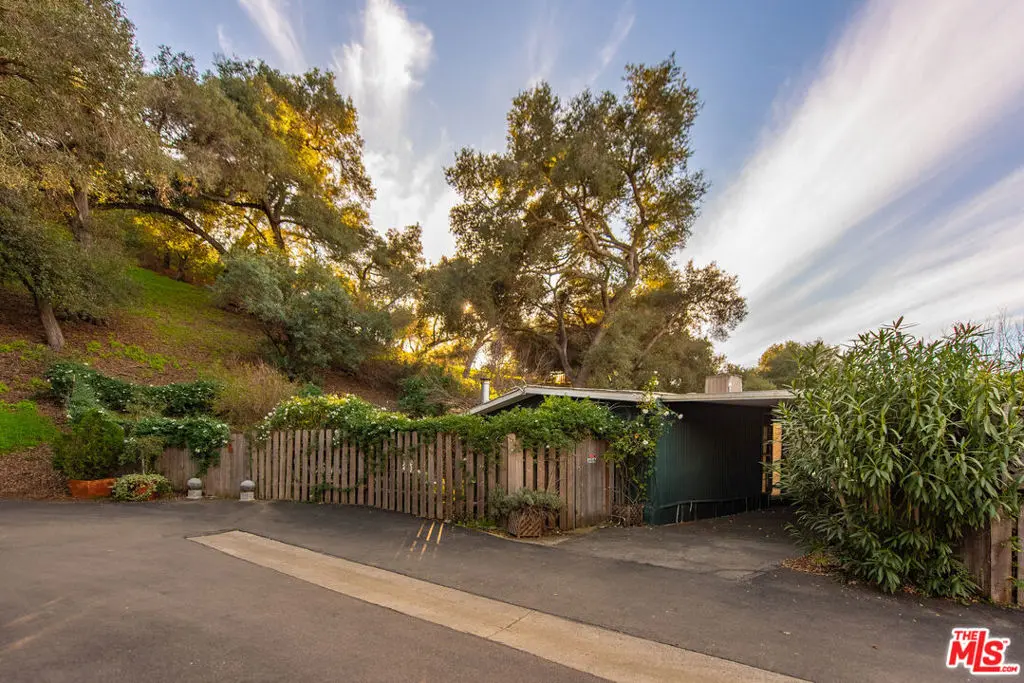 1667 Las Virgenes Canyon Road 5, Calabasas, CA — listing photo 1