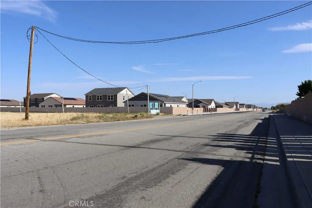800 52nd Street W, Rosamond, CA — listing photo 1