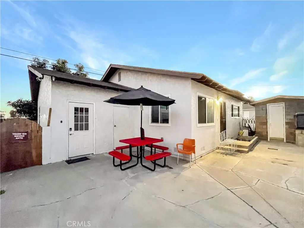 Single Family Residence for rent at 4084 W 137th B, Hawthorne, CA featuring 3 beds and 2 baths
