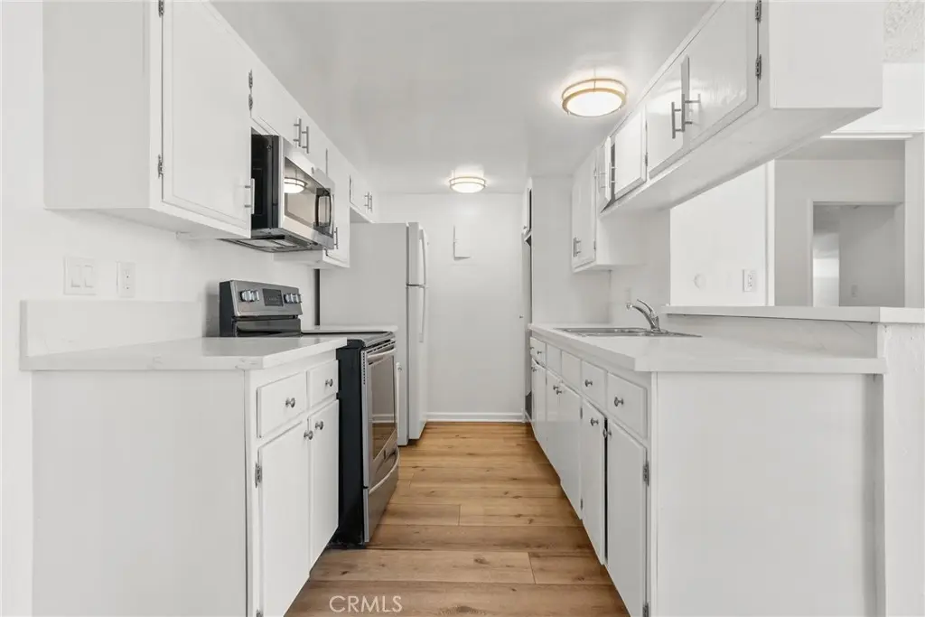 8649 Sunland Boulevard 5, Sun Valley, CA — listing photo 1
