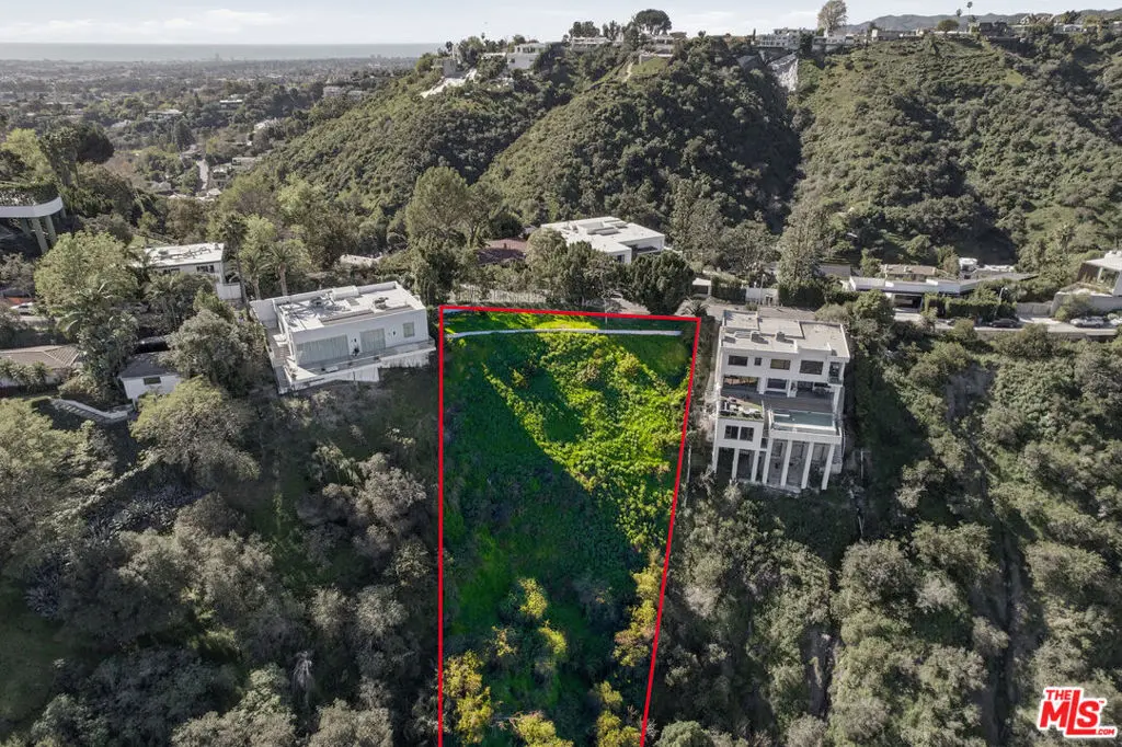 Single Family Residence for sale at 1016 Stradella Road, Los Angeles, CA featuring 5 beds and 7 baths
