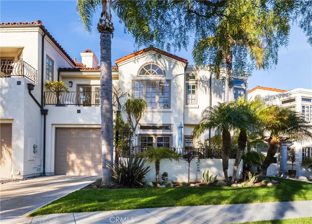 Townhouse for rent at 24421 Santa Clara Avenue, Dana Point, CA featuring 2 beds and 3 baths