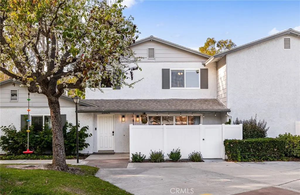 Condominium for sale at 20004 Waverly Glen 46, Yorba Linda, CA featuring 2 beds and 2 baths