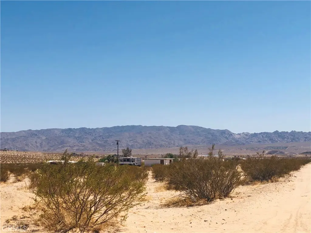 2 Kachina Drive, 29 Palms, CA — listing photo 1