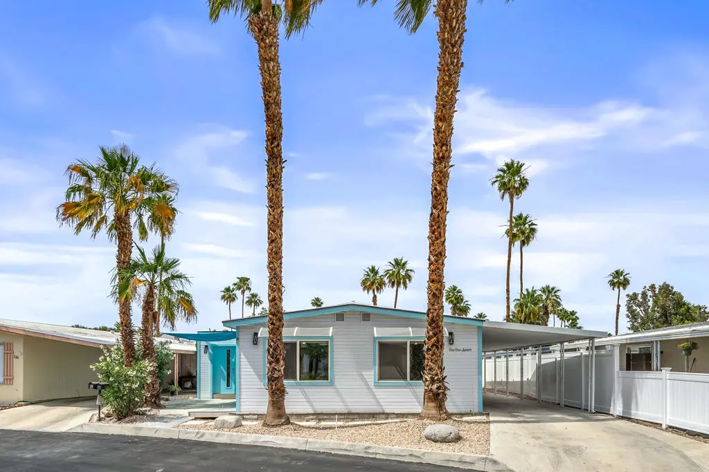 Residential Lease for rent at 117 Aliso Drive, Palm Springs, Riverside County, CA featuring 2 beds and 2 baths