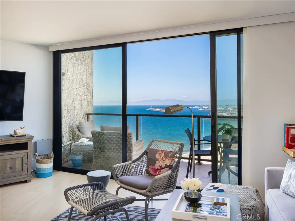 531 Esplanade 313, Redondo Beach, CA — listing photo 1