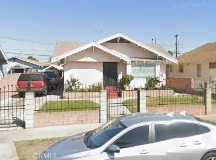 Residential Lease for rent at 1823 W 45th Street, Los Angeles, Los Angeles County, CA featuring 2 beds and 1 bath