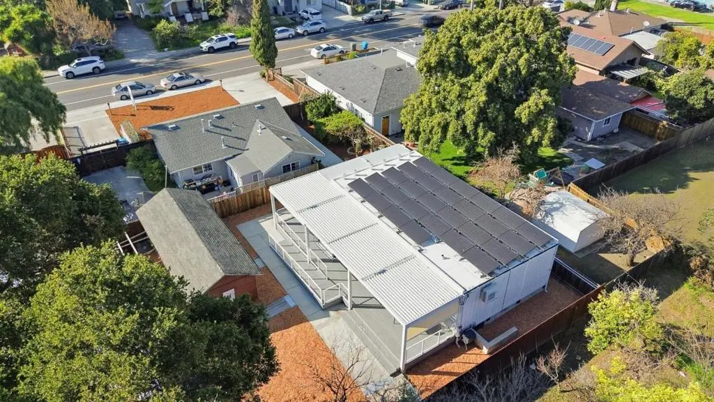 2260 Clarke Avenue, East Palo Alto, CA — listing photo 1