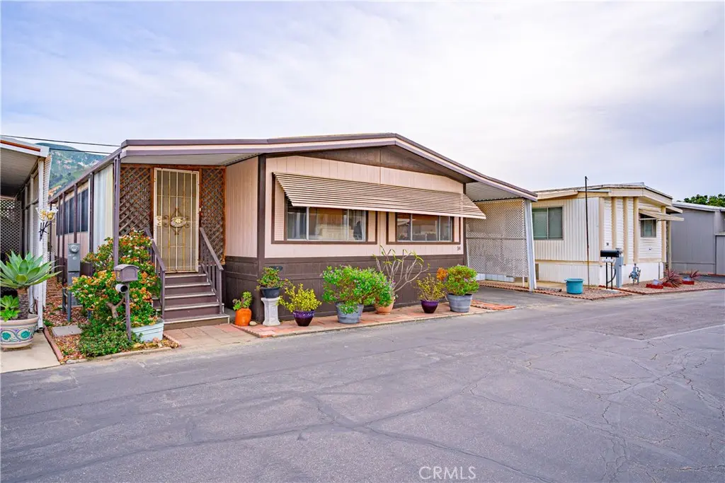 720 W Santa Maria Space 14, Santa Paula, CA — listing photo 1