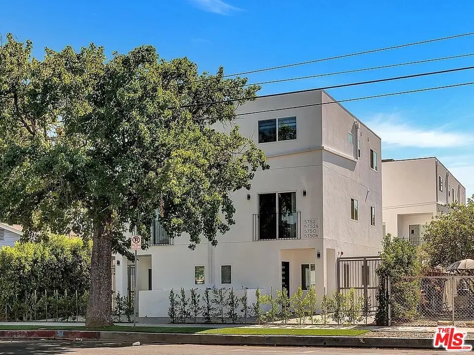 5752 Kester Avenue, Van Nuys, CA — listing photo 1