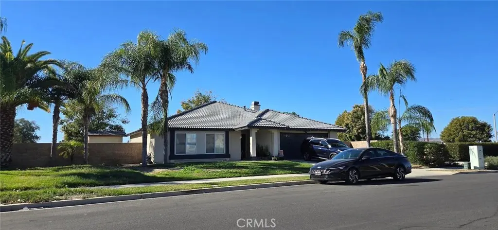 Single Family Residence for sale at 885 Coramdeo Court, Hemet, CA featuring 3 beds and 2 baths