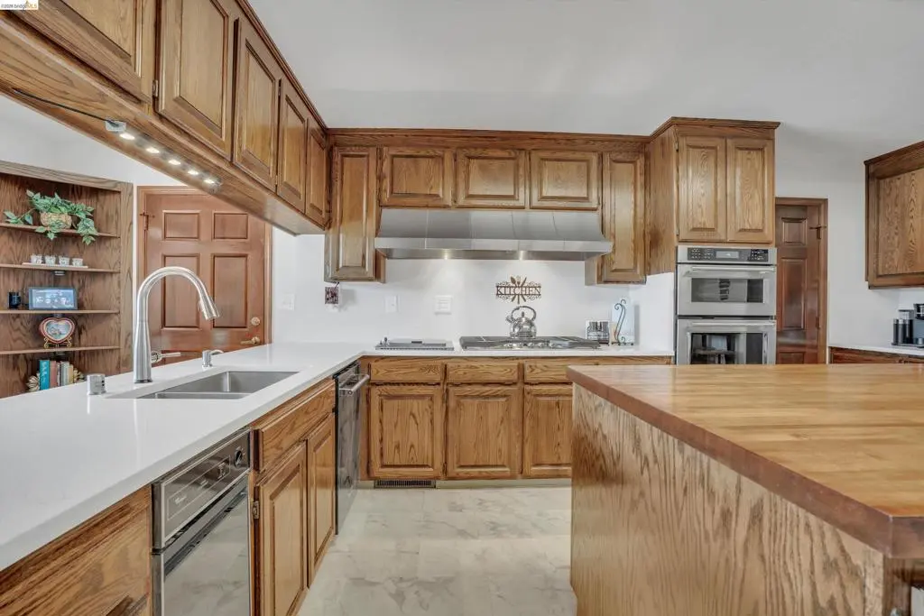 Single Family Residence for sale at 3622 Delancey Ln, Concord, CA featuring 3 beds and 3 baths