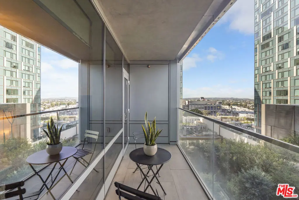 Condominium for sale at 877 Francisco Street 1116, Los Angeles, CA featuring 1 bed and 2 baths