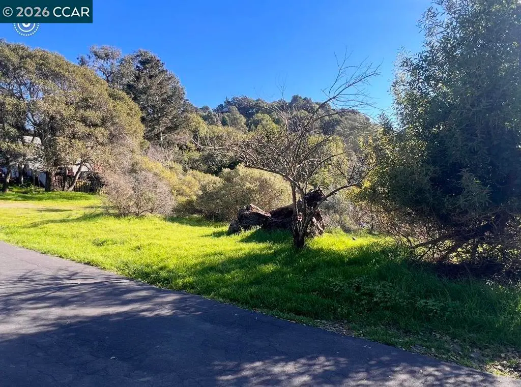 Sobrante Ave, El Sobrante, CA — listing photo 1