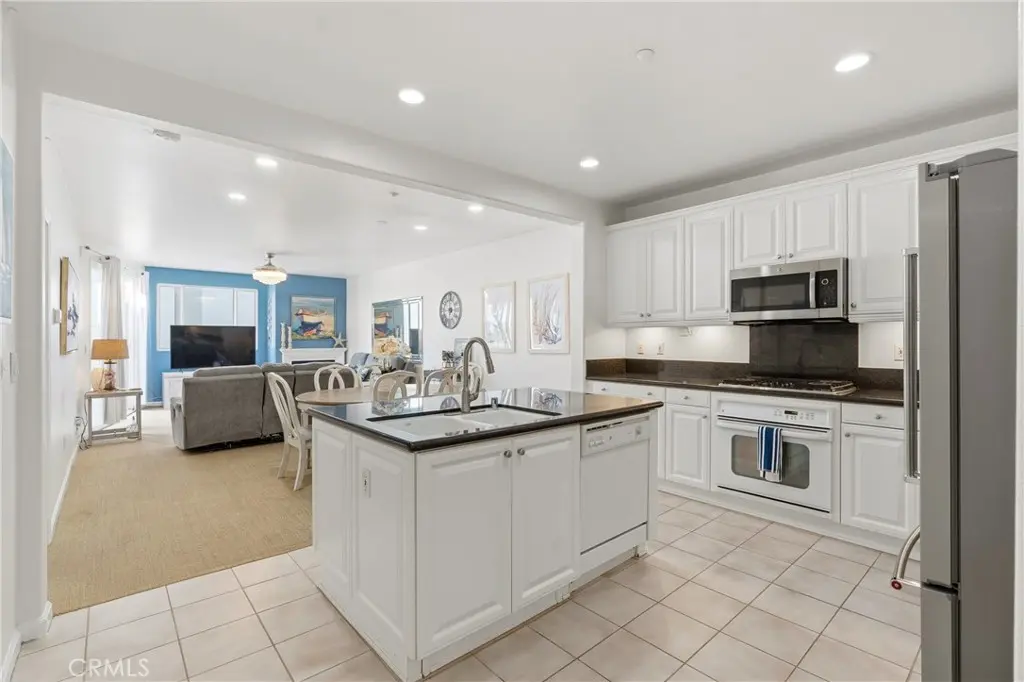 Condominium for sale at 1400 E Ocean Boulevard 2403, Long Beach, CA featuring 3 beds and 2 baths