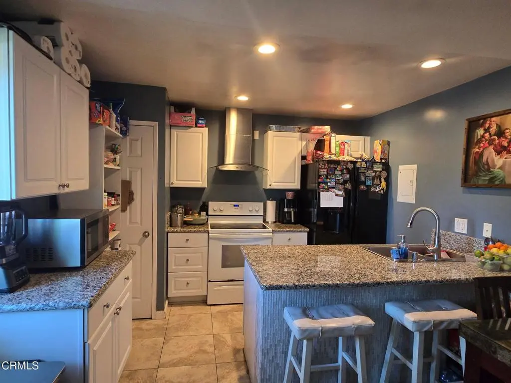734 W Hemlock Street, Port Hueneme, CA — listing photo 1