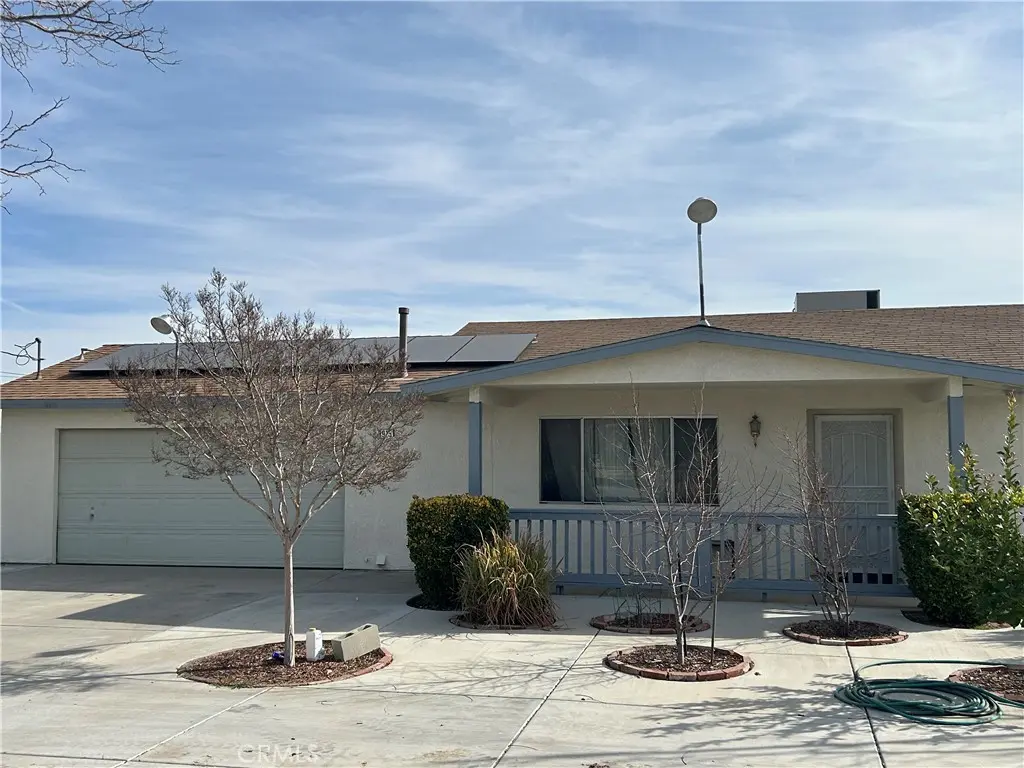 8915 3rd Avenue, Hesperia, CA — listing photo 1