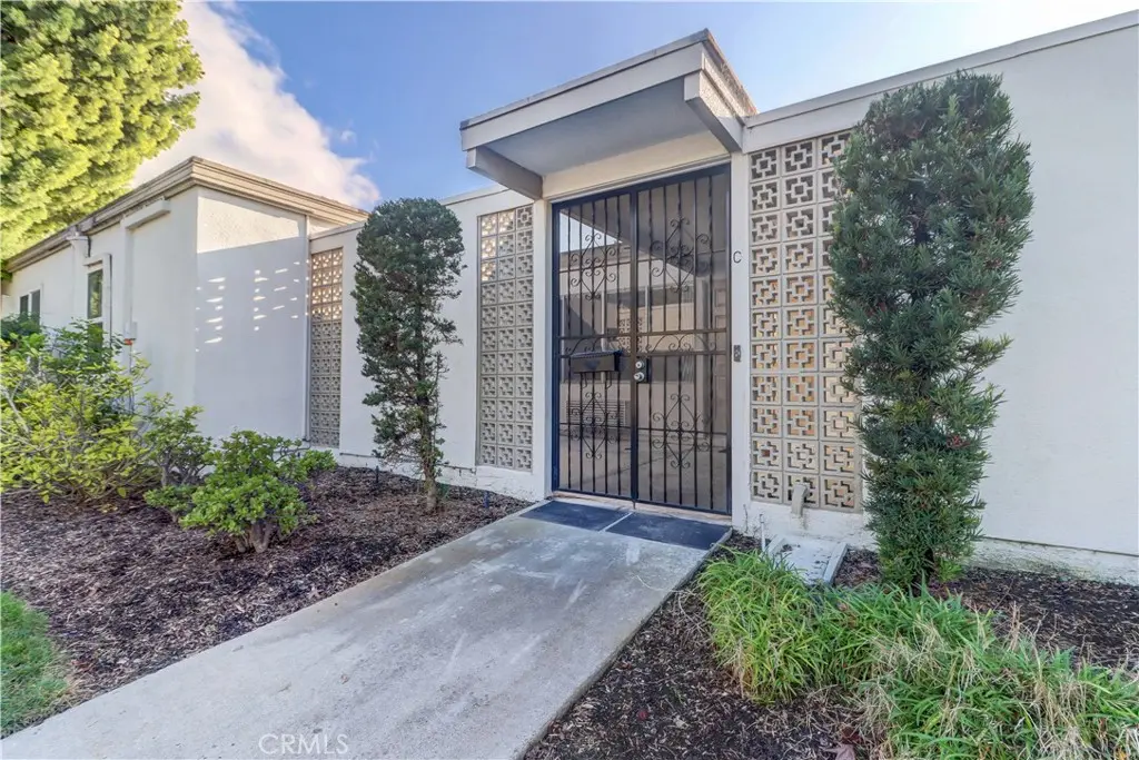 Stock Cooperative for sale at 319 Avenida Carmel C, Laguna Woods, CA featuring 2 beds and 2 baths