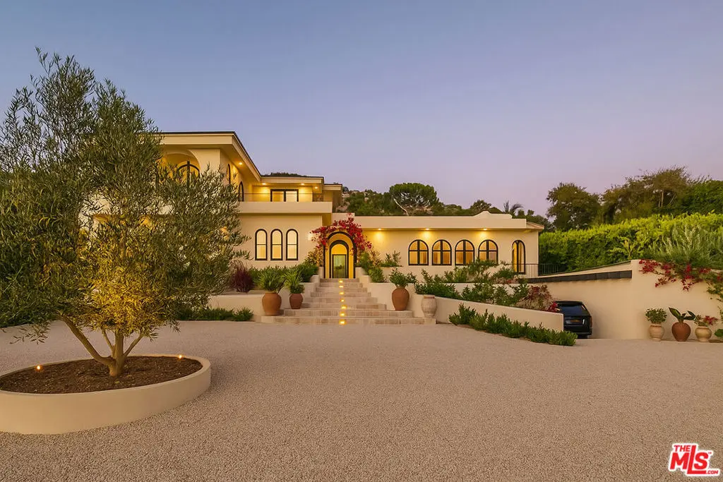 Residential Lease for rent at 30125 Harvester Road, Malibu, Los Angeles County, CA featuring 5 beds and 5 baths