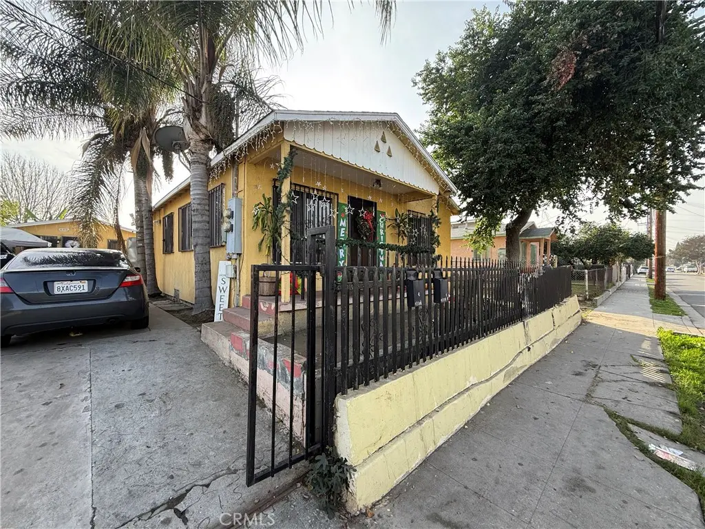Duplex for sale at 1832 E 108th 2, Los Angeles, CA