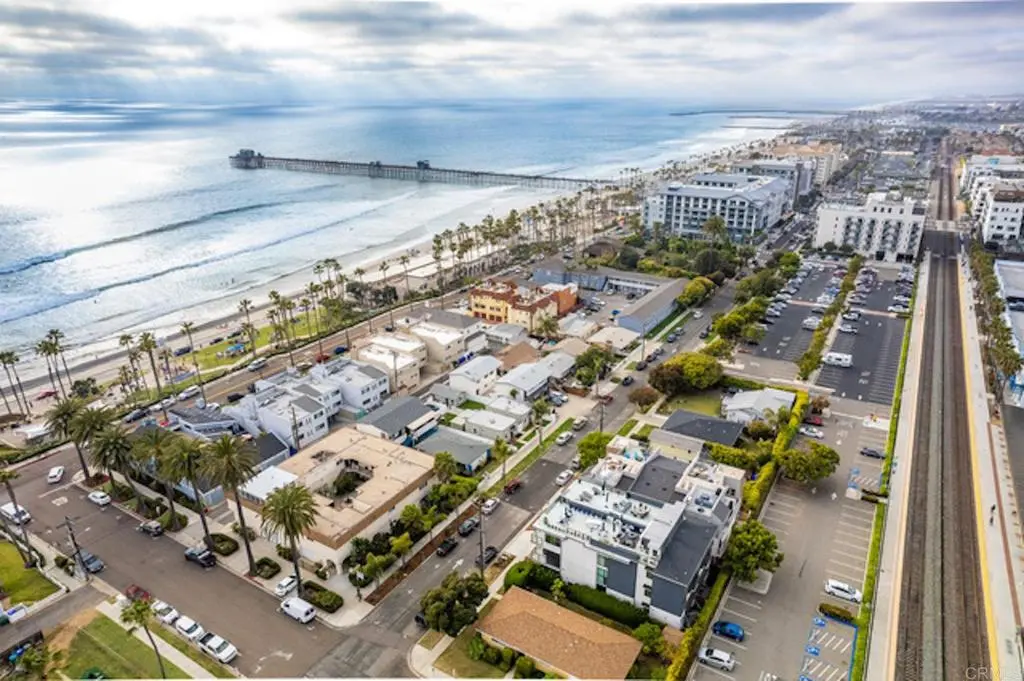 Townhouse for rent at 150 S Myers 1, Oceanside, CA featuring 3 beds and 3 baths