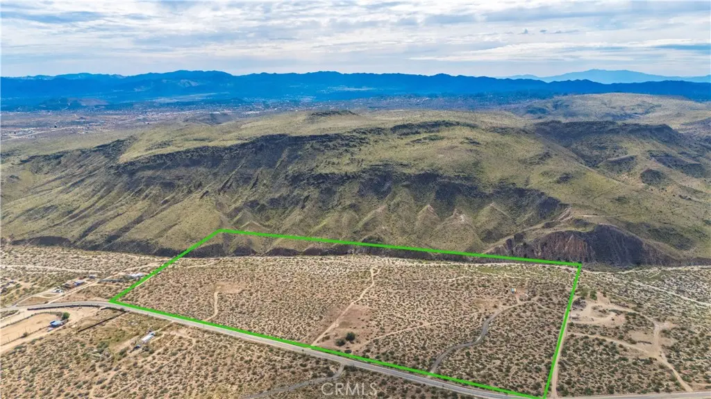 55455 Pipes Canyon, Pioneertown, CA — listing photo 1
