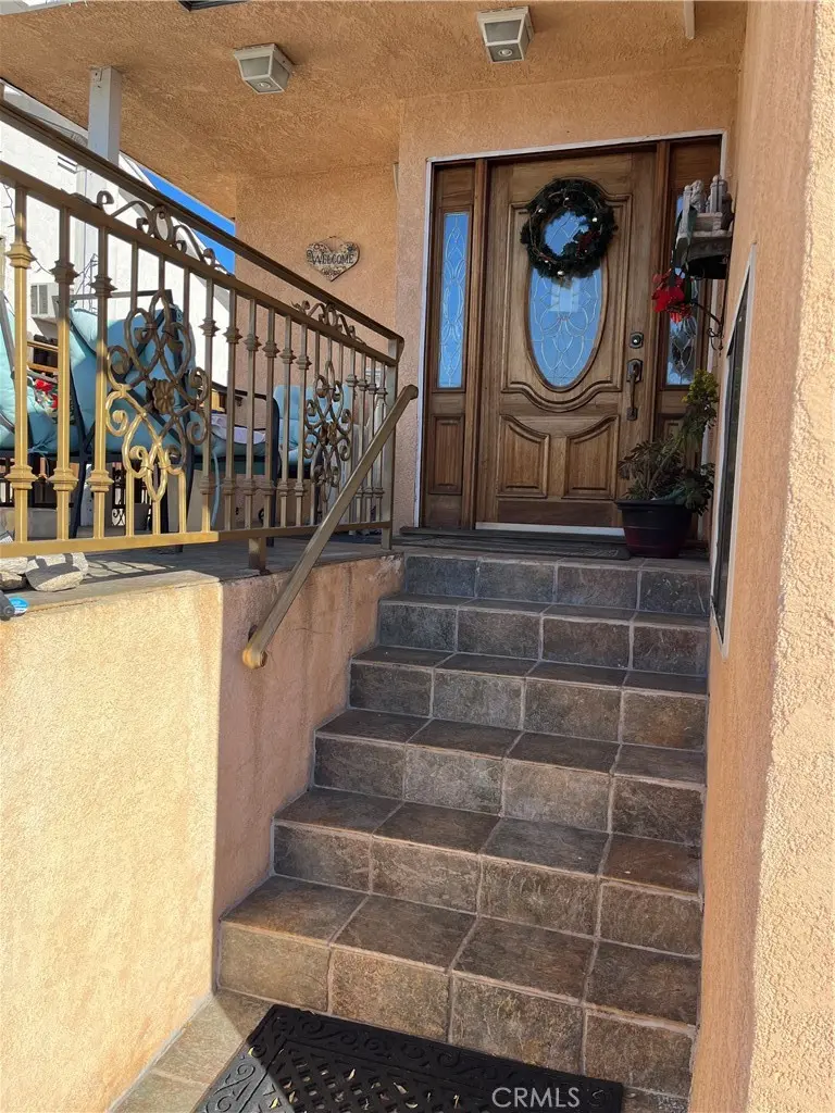 10714 10710 Helendale, Tujunga, CA — listing photo 1