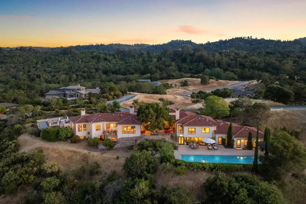 Single Family Residence for sale at 7 Redberry, Portola Valley, CA featuring 5 beds and 8 baths