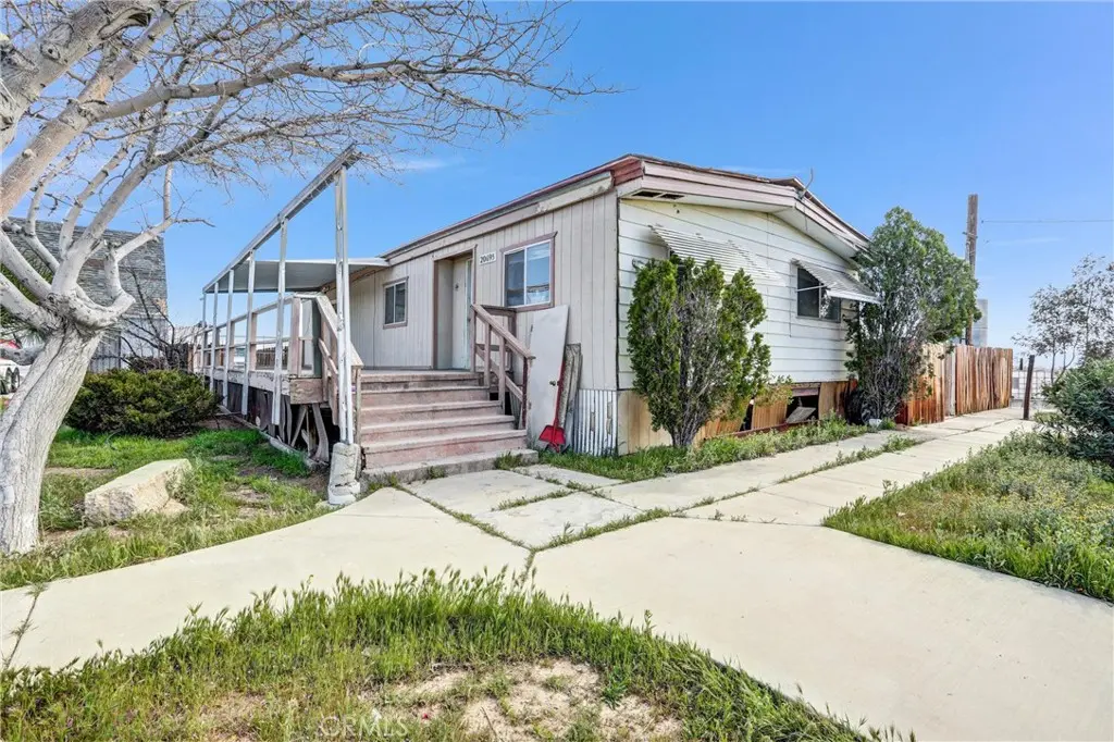20695 Dale Evans Pkwy, Apple Valley, CA — listing photo 1
