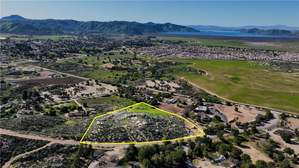 27 Starlight Mesa Drive, Hemet, CA — listing photo 1