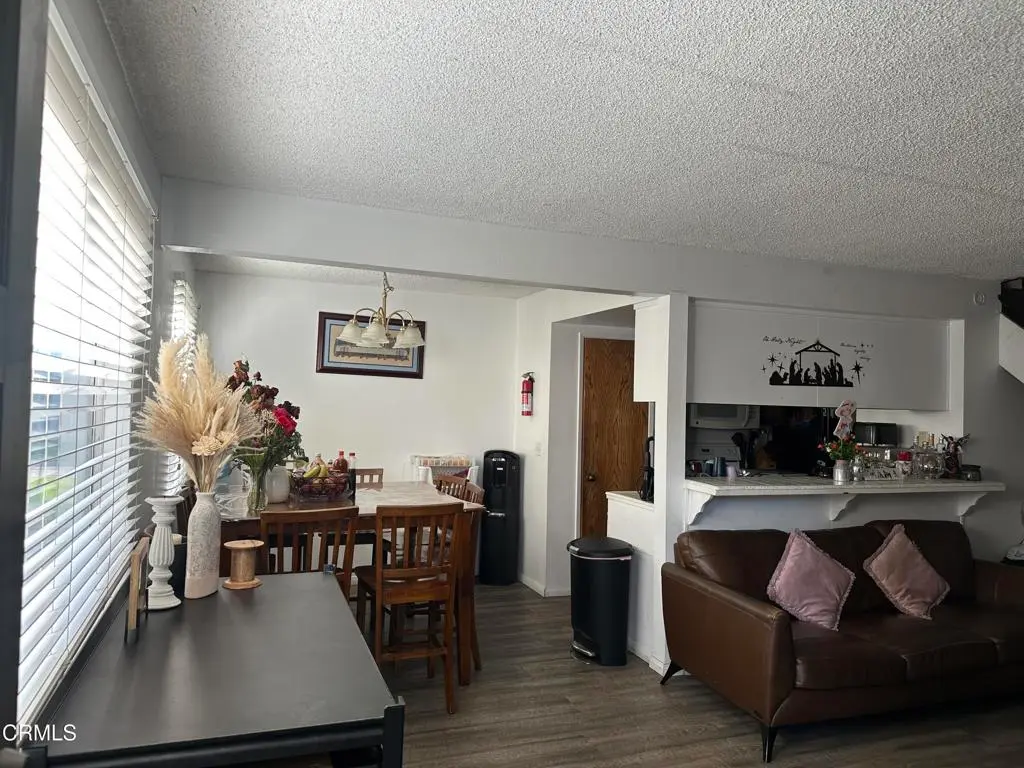 732 W Hemlock Street, Port Hueneme, CA — listing photo 1