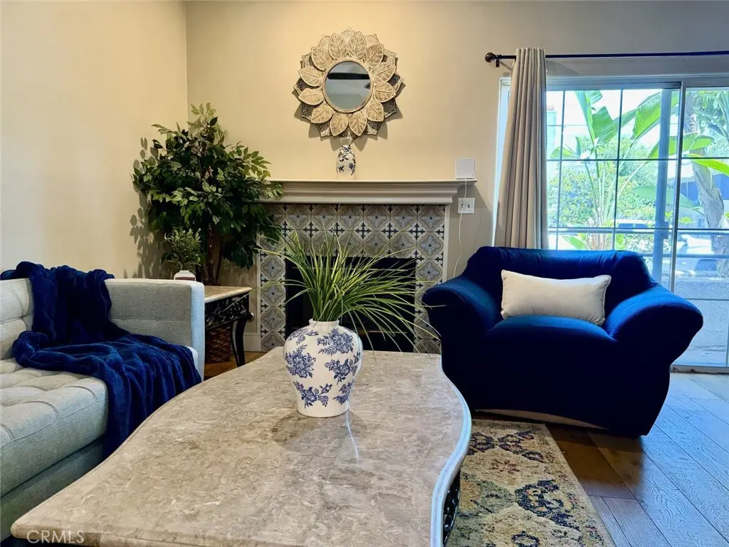 10604 Valley Spring Lane 105, Toluca Lake, CA — listing photo 1