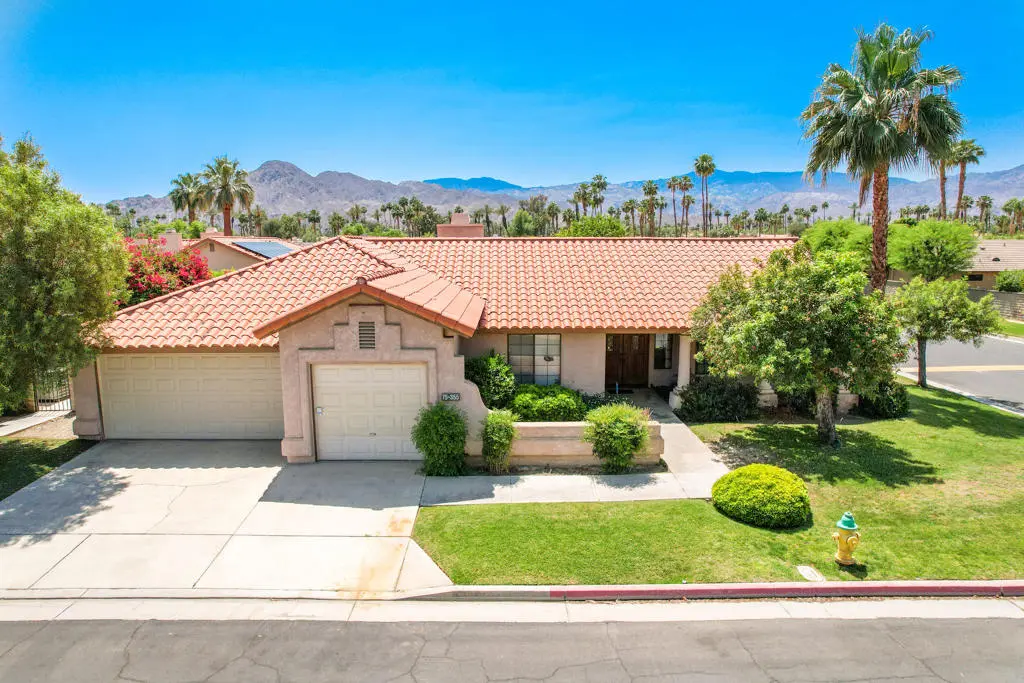 Residential Lease for rent at 75355 Santa Fe Trail, Palm Desert, Riverside County, CA featuring 4 beds and 3 baths