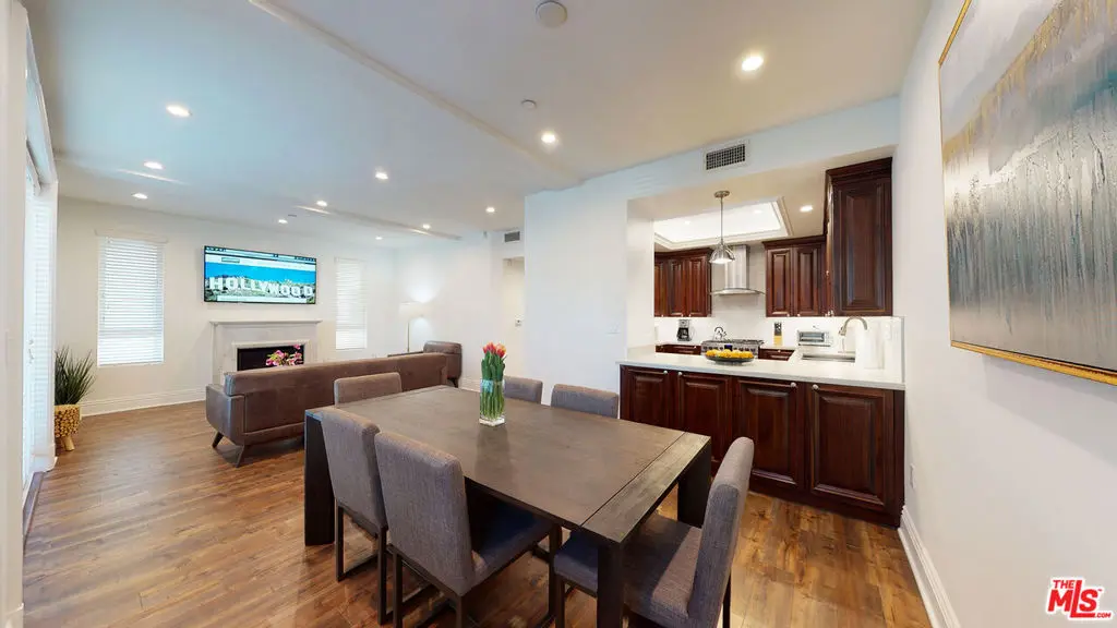 Residential Lease for rent at 907 S SHENANDOAH Street 101, Los Angeles, Los Angeles County, CA featuring 3 beds and 3 baths