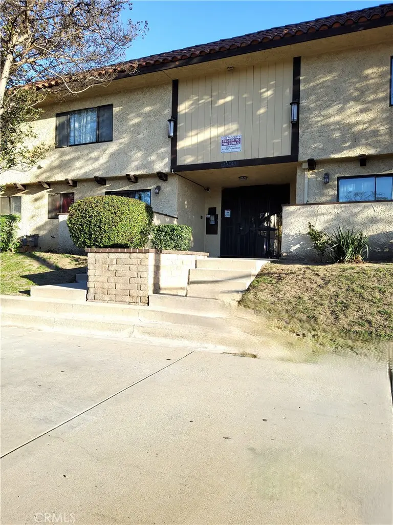 13540 Hubbard Street 10, Sylmar, CA — listing photo 1
