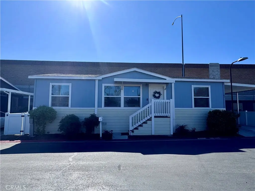 Manufactured In Park for sale at 995 Pomona 63, Corona, CA featuring 3 beds and 2 baths