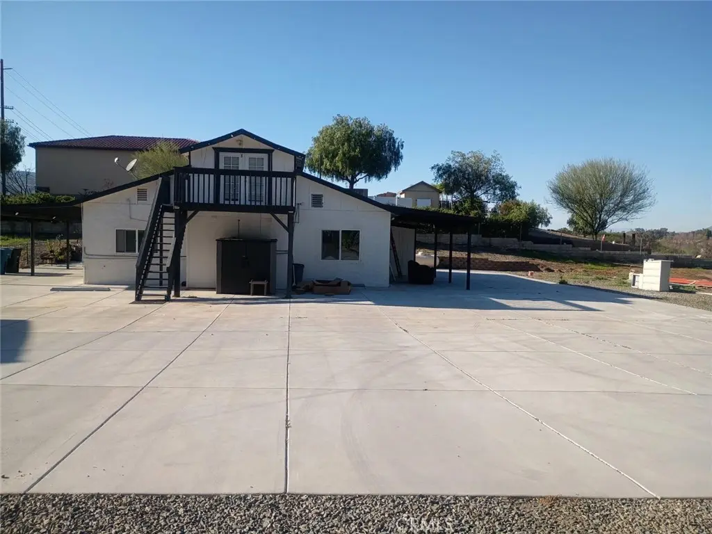 Residential Lease for rent at 22480 Grand C, Wildomar, Riverside County, CA featuring 2 beds and 2 baths