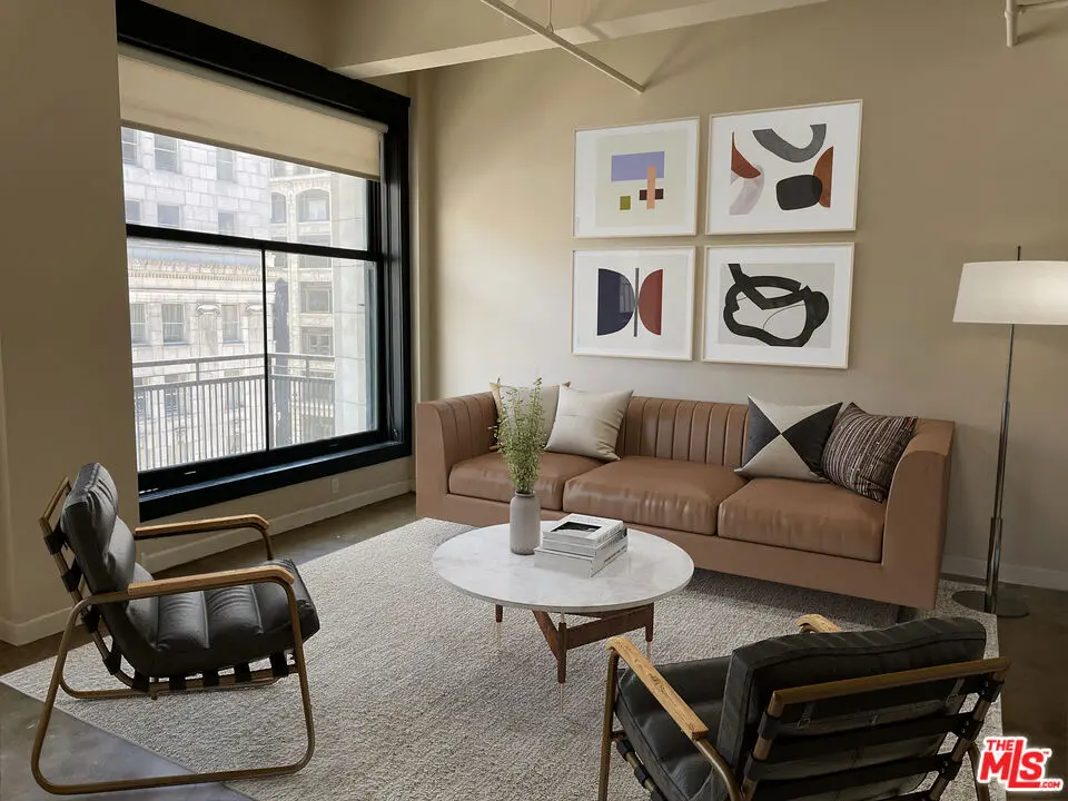 Residential Lease for rent at 315 W 5th Street 906, Los Angeles, Los Angeles County, CA and 1 bath