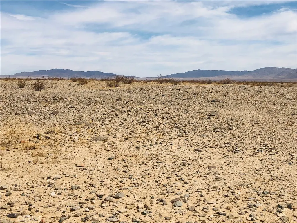 5 Raymond Drive, 29 Palms, CA — listing photo 1