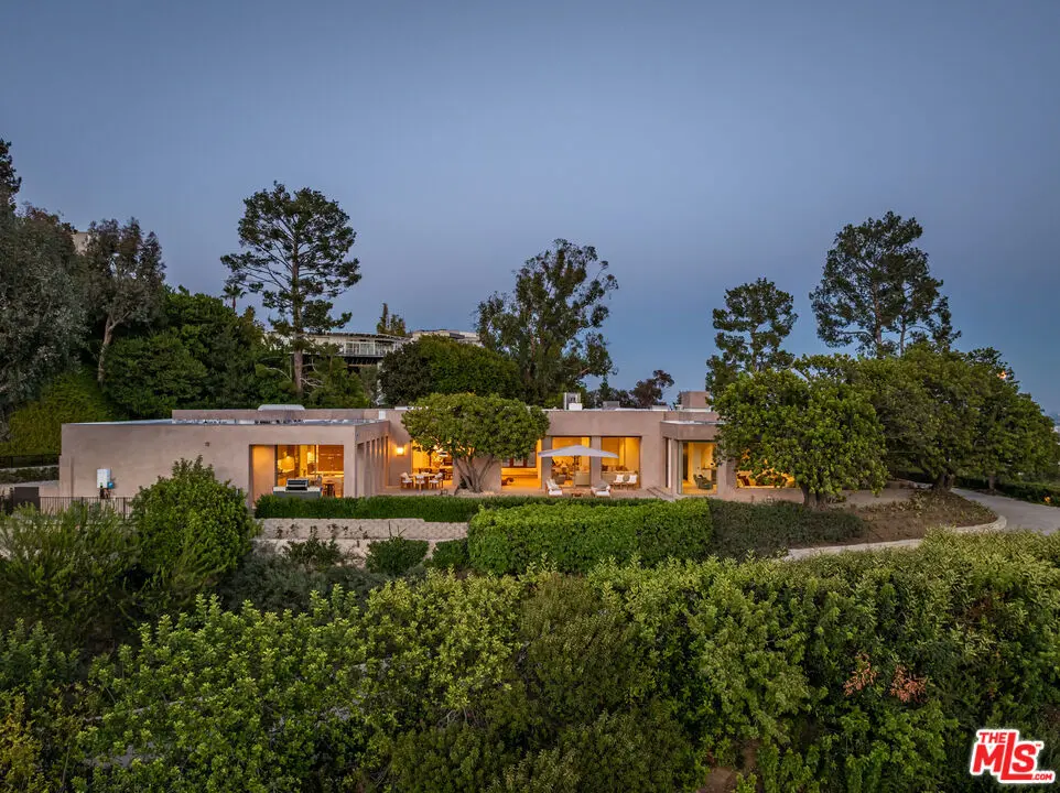 Single Family Residence for sale at 1016 N Hillcrest Road, Beverly Hills, CA featuring 4 beds and 6 baths