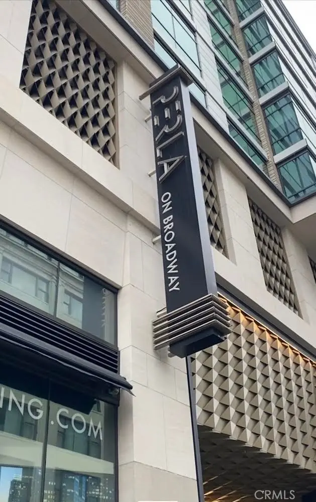 Condominium for sale at 400 S Broadway 1014, Los Angeles, CA featuring 1 bed and 1 bath