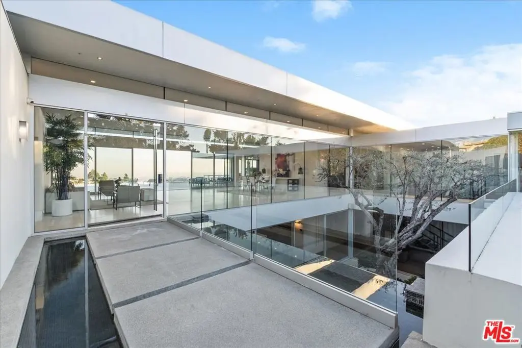 Single Family Residence for rent at 1620 Carla, Beverly Hills, CA featuring 6 beds and 9 baths