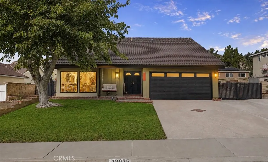 28975 Lotusgarden Dr, Canyon Country, CA — listing photo 1