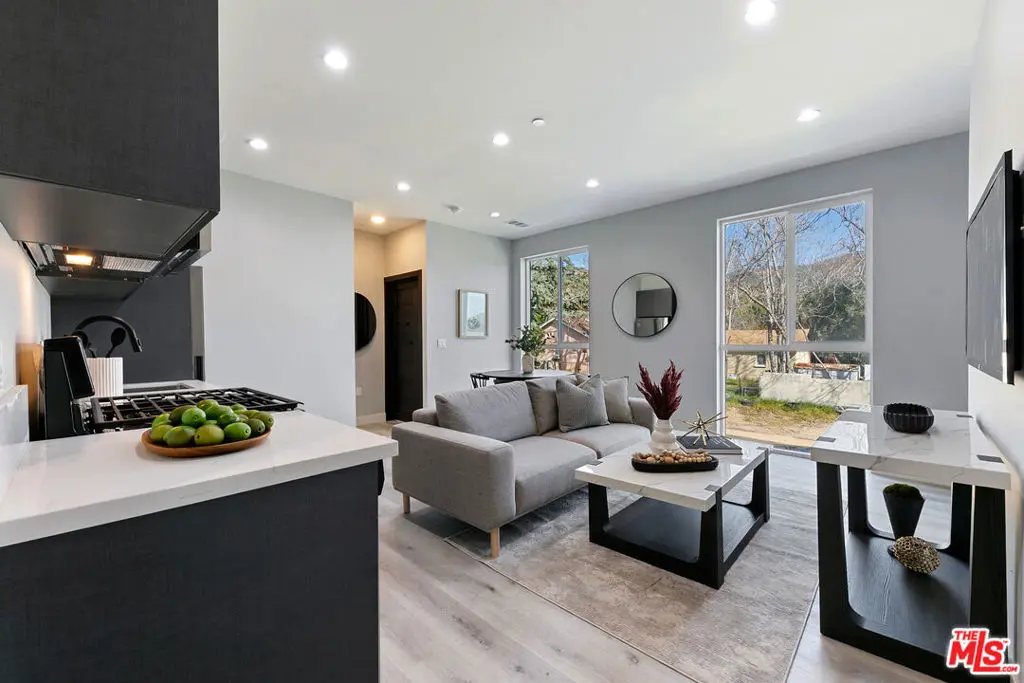 Residential Lease for rent at 15106 Roxford St 13627, Los Angeles, Los Angeles County, CA featuring 3 beds and 2 baths
